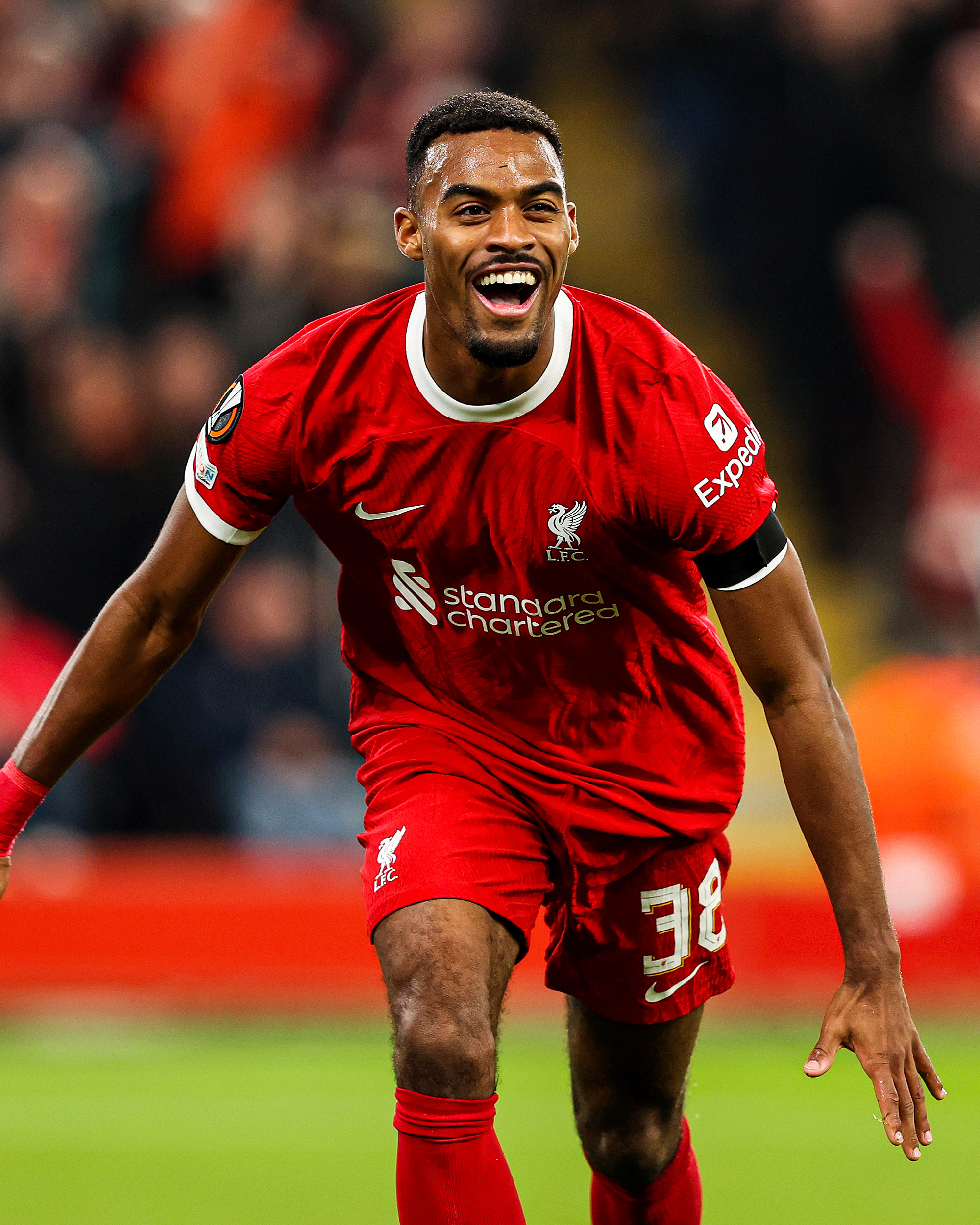 リヴァプール フラーフェンベルフ カラバオ決勝モデル リヴァプールがMFフラーフェンベルフに新たな長期契約を提示へ